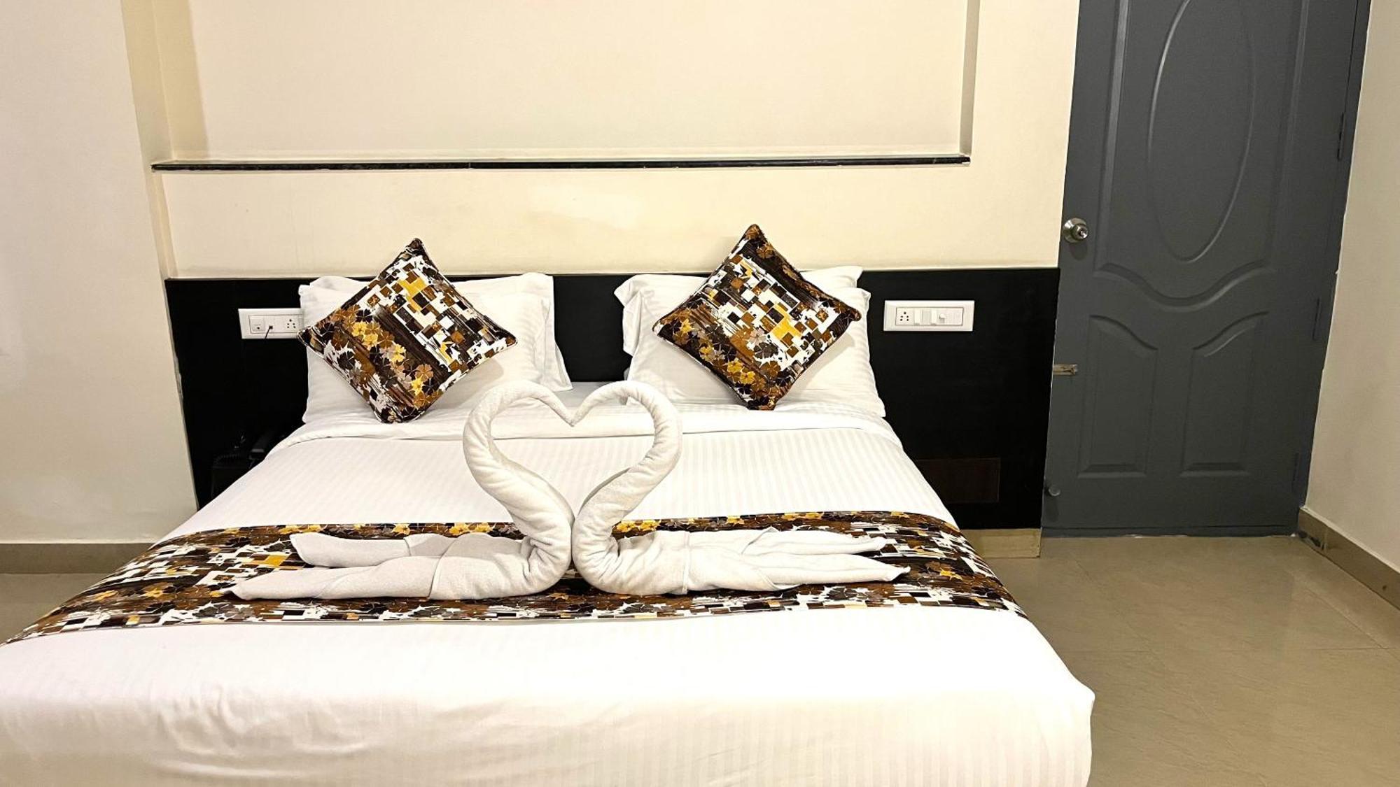 Athasri Hotel Hsr Layout Bangalore Exteriör bild