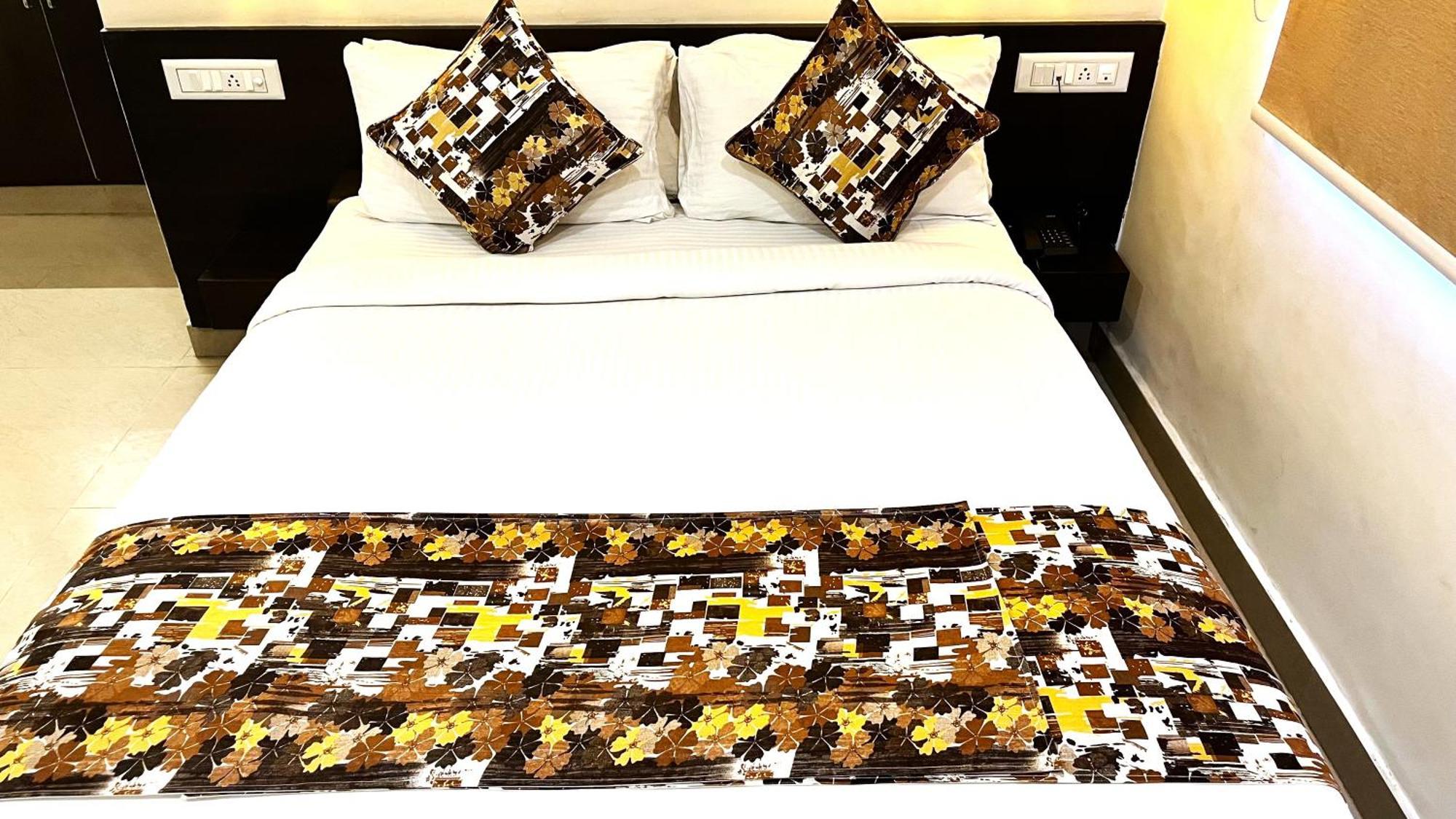 Athasri Hotel Hsr Layout Bangalore Exteriör bild