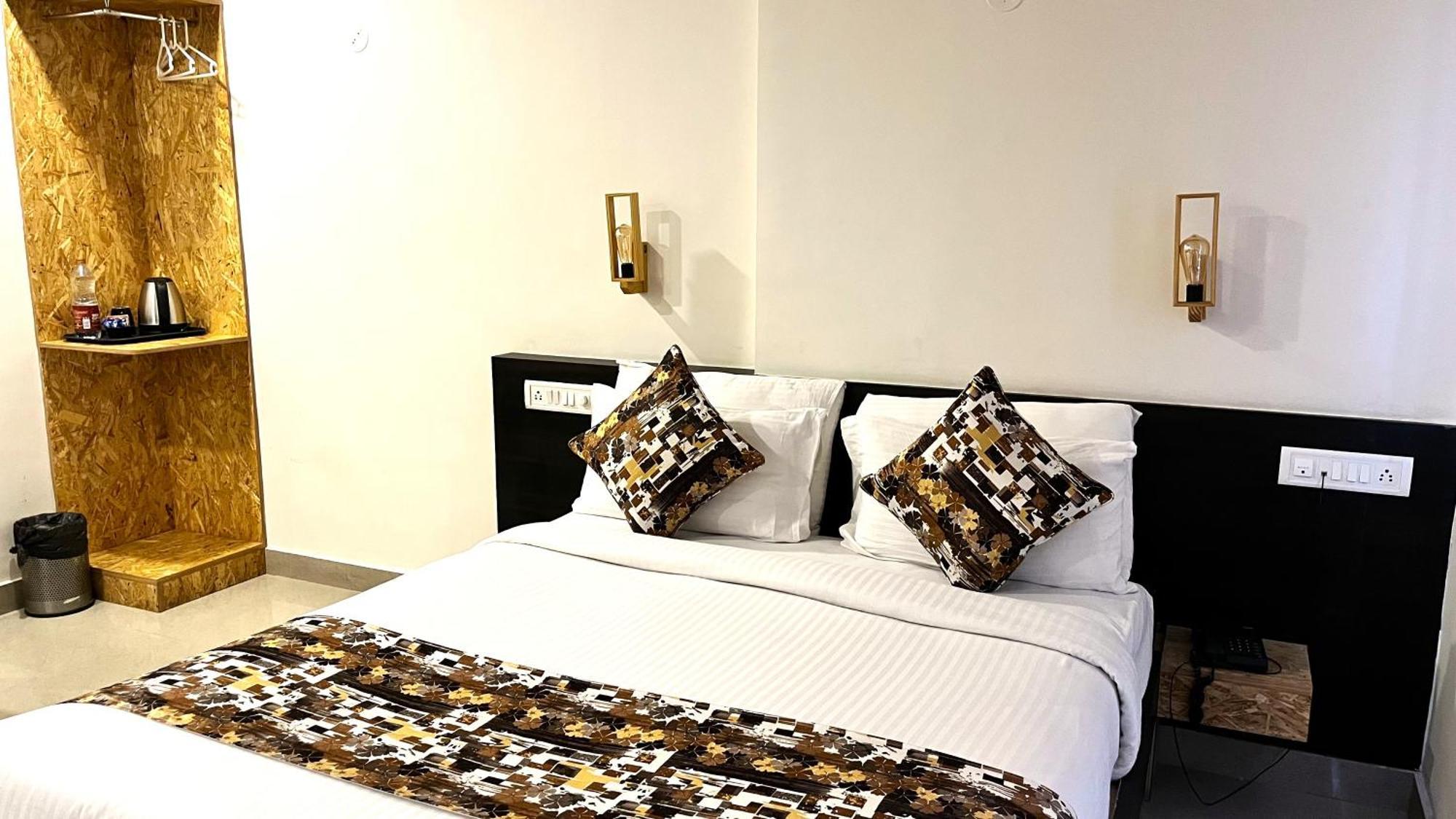 Athasri Hotel Hsr Layout Bangalore Exteriör bild