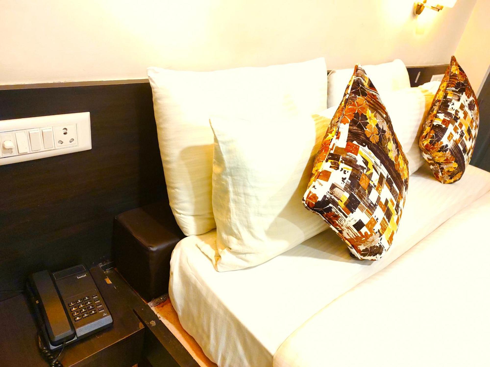 Athasri Hotel Hsr Layout Bangalore Exteriör bild